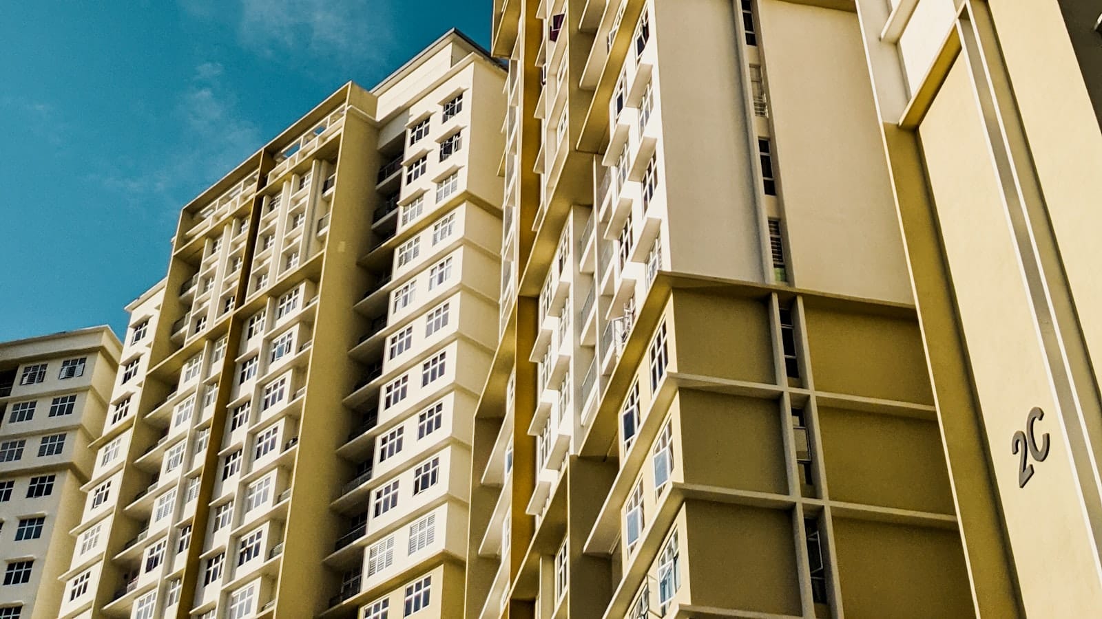 Can I get a heat pump in a flat or leasehold property?